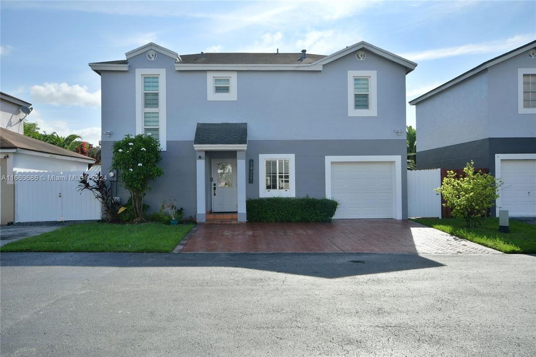 For Sale: $599,000 (3 beds, 2 baths, 1449 Square Feet)