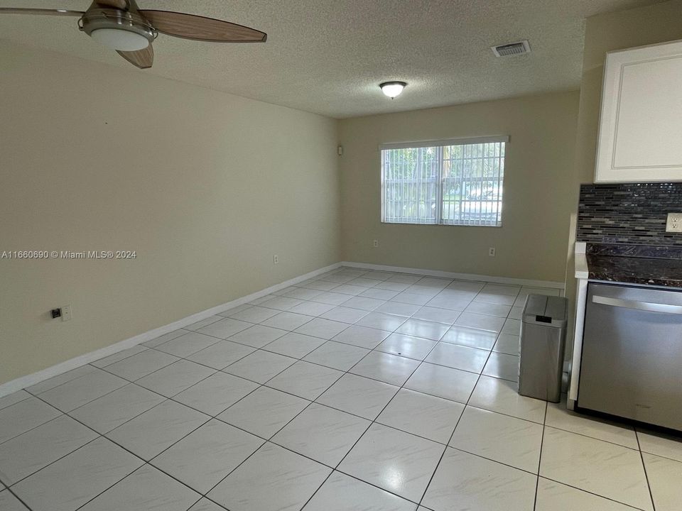 For Rent: $3,100 (3 beds, 2 baths, 1551 Square Feet)