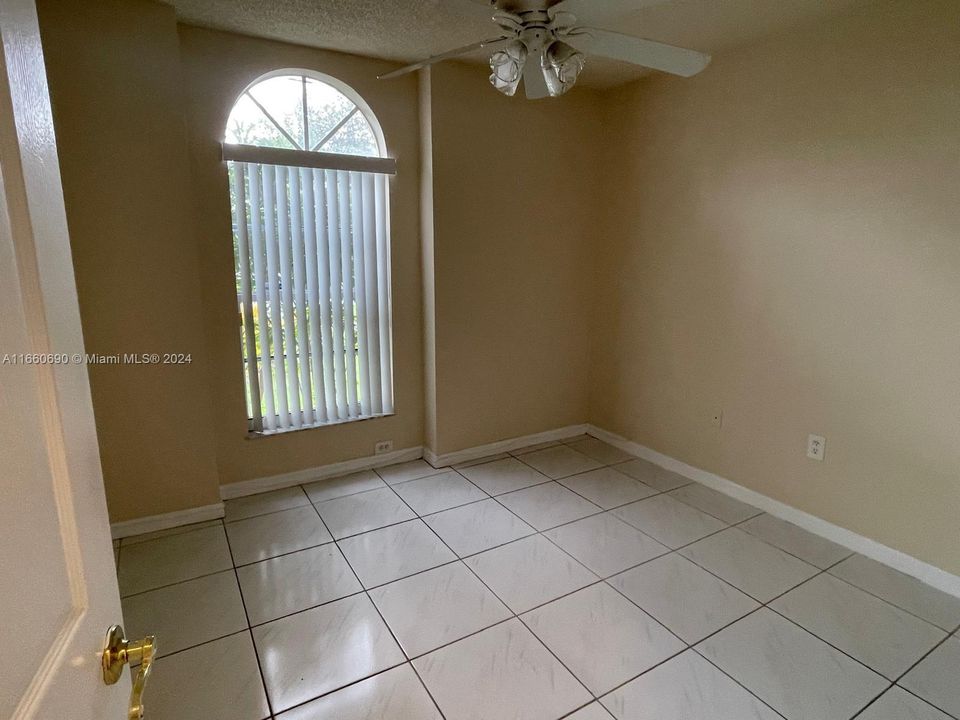 For Rent: $3,100 (3 beds, 2 baths, 1551 Square Feet)