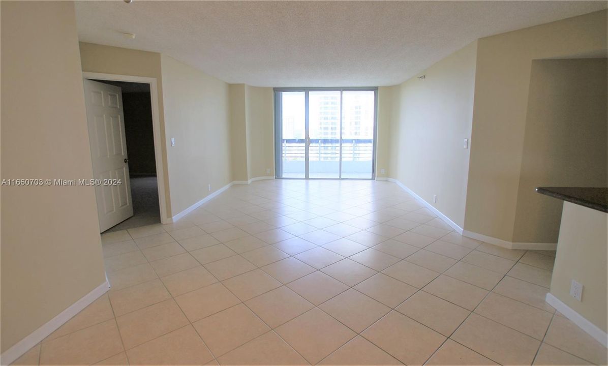 For Rent: $3,400 (2 beds, 2 baths, 1181 Square Feet)