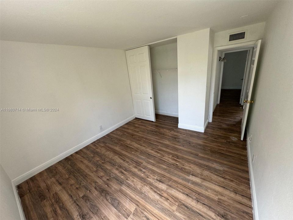 For Rent: $2,200 (3 beds, 1 baths, 1284 Square Feet)