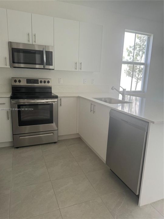 For Rent: $3,750 (4 beds, 2 baths, 1853 Square Feet)