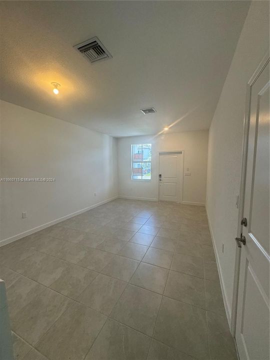 For Rent: $3,750 (4 beds, 2 baths, 1853 Square Feet)