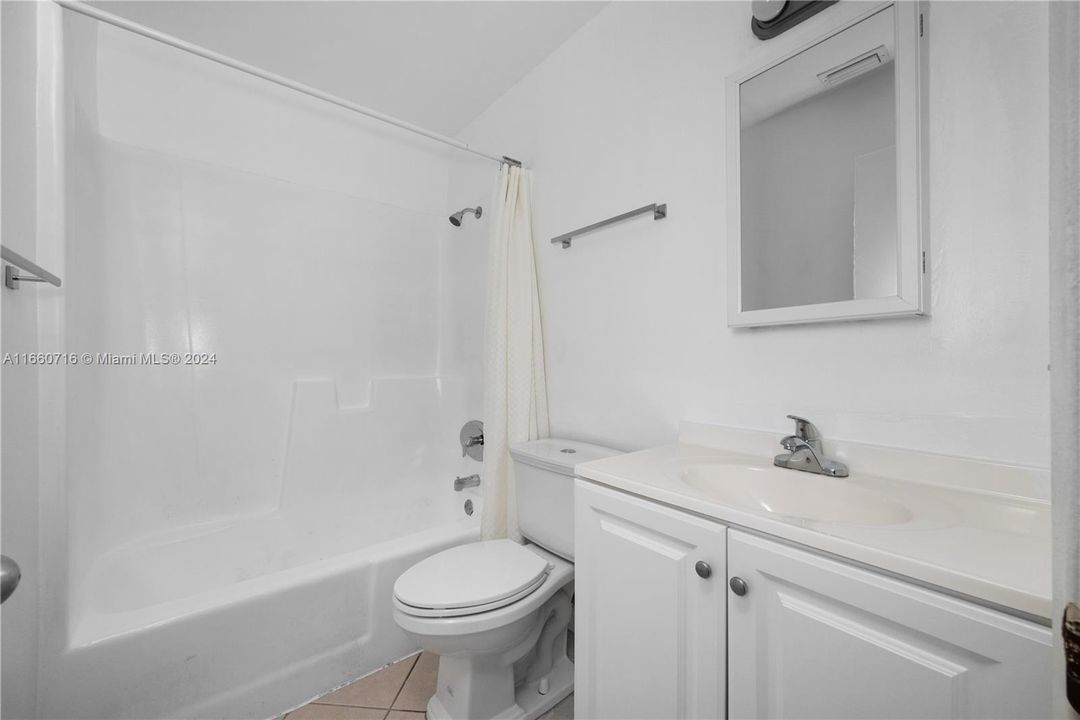 For Rent: $1,750 (2 beds, 1 baths, 609 Square Feet)