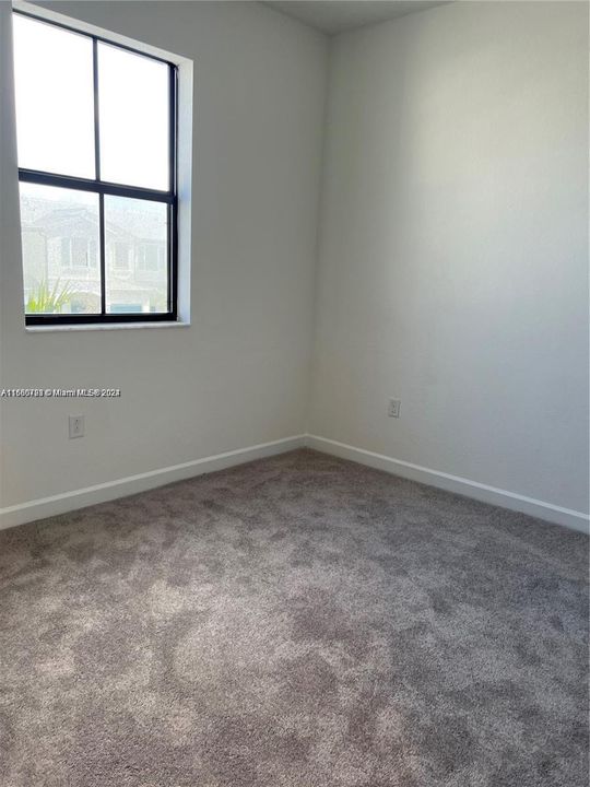 For Rent: $2,700 (3 beds, 2 baths, 1331 Square Feet)