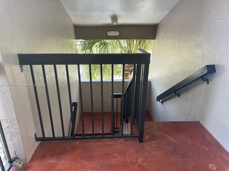 For Rent: $2,100 (2 beds, 2 baths, 986 Square Feet)