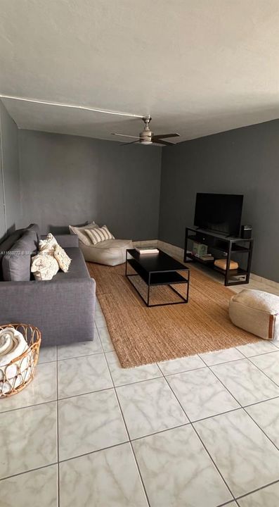 For Rent: $3,600 (2 beds, 2 baths, 1207 Square Feet)