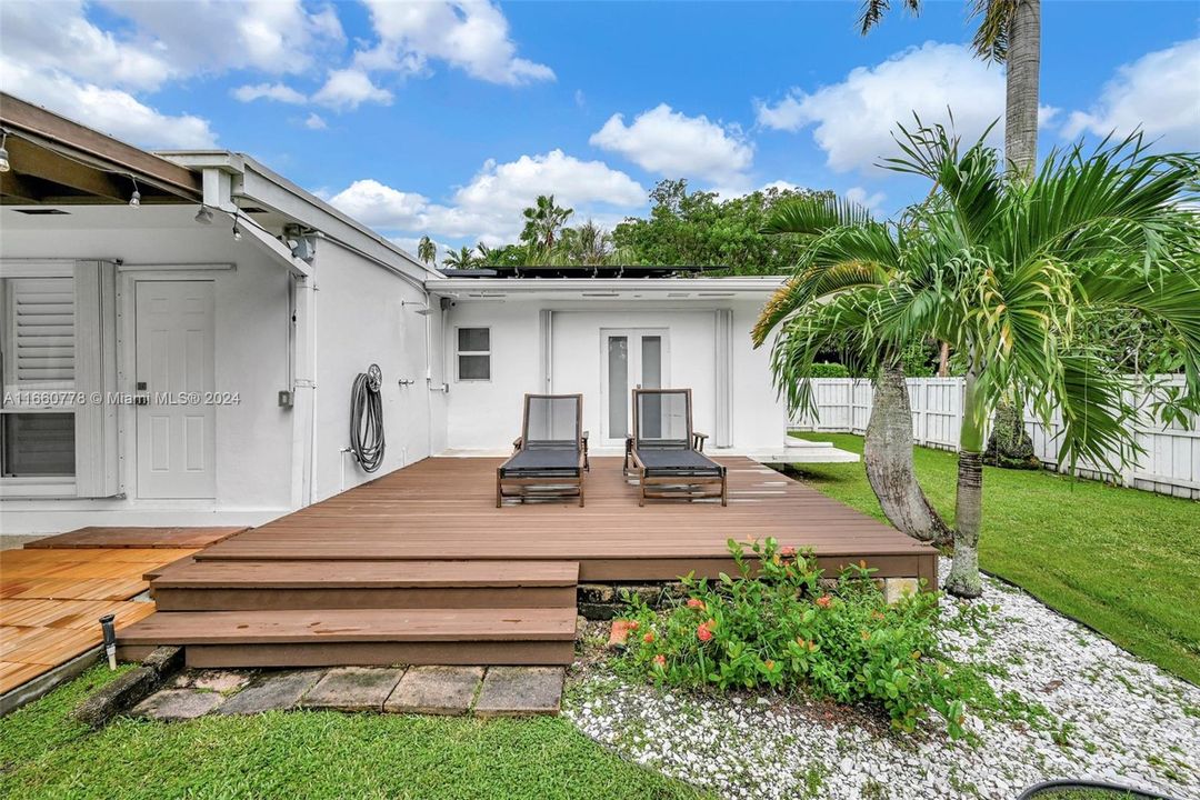 For Sale: $1,575,000 (4 beds, 3 baths, 3080 Square Feet)