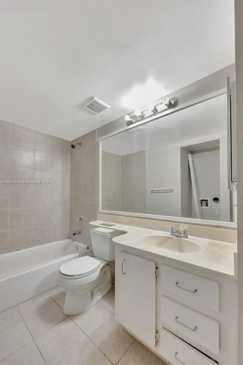 For Sale: $299,900 (2 beds, 2 baths, 1202 Square Feet)