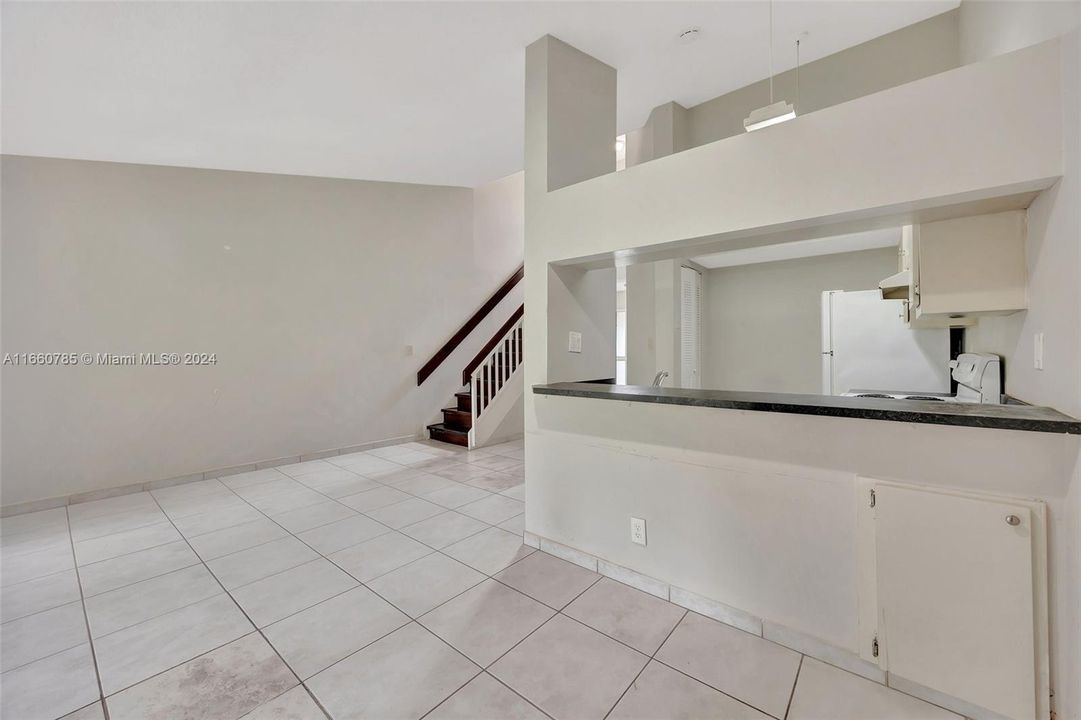 For Sale: $299,900 (2 beds, 2 baths, 1202 Square Feet)