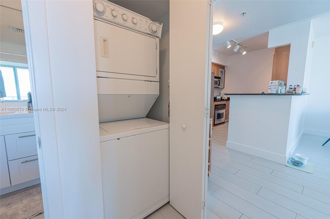 For Rent: $3,000 (1 beds, 1 baths, 846 Square Feet)