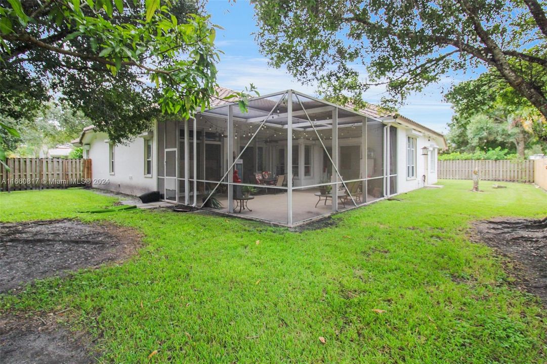 For Sale: $1,000,000 (4 beds, 3 baths, 2346 Square Feet)