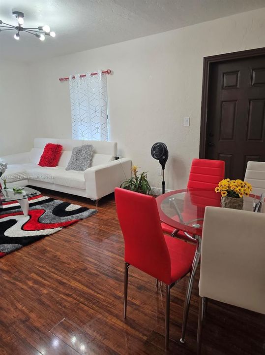 For Sale: $450,000 (2 beds, 1 baths, 1478 Square Feet)