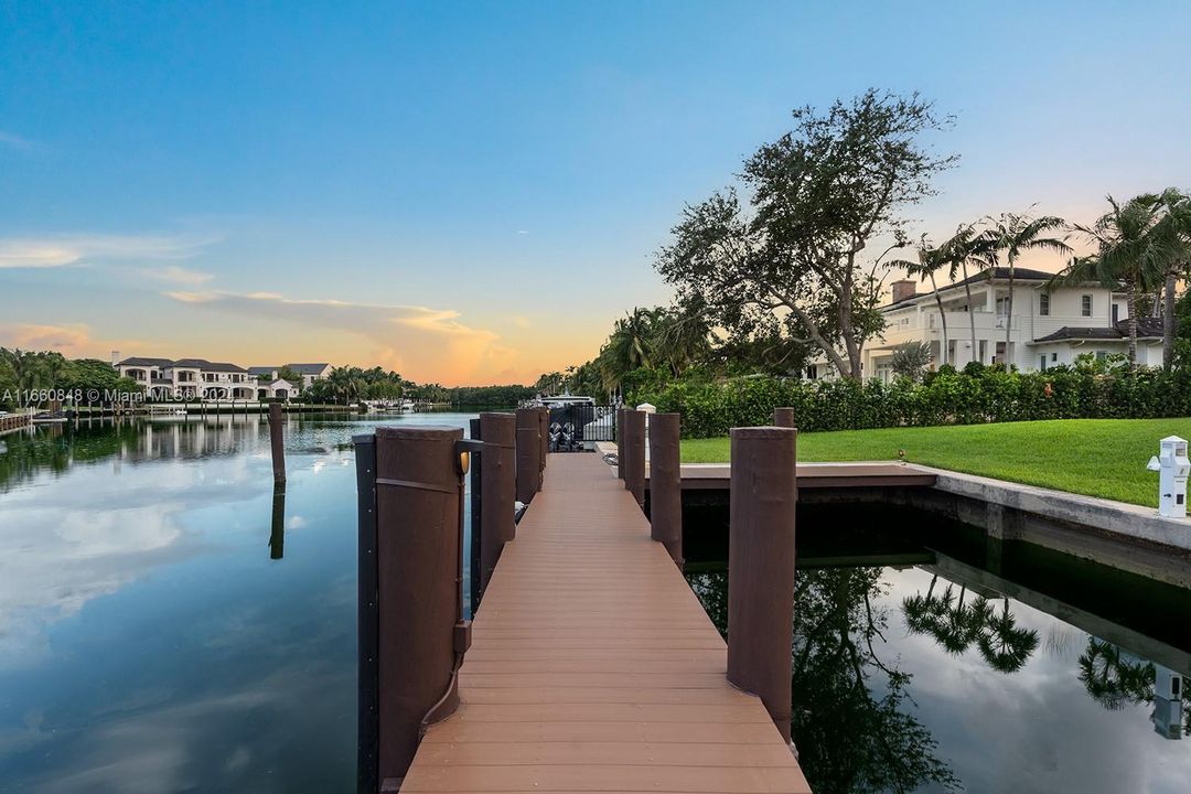 For Sale: $14,500,000 (4 beds, 3 baths, 2987 Square Feet)