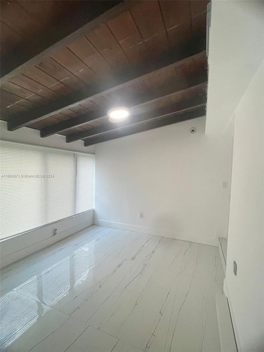 En Renta: $3,395 (3 camas, 2 baños, 1450 Pies cuadrados)