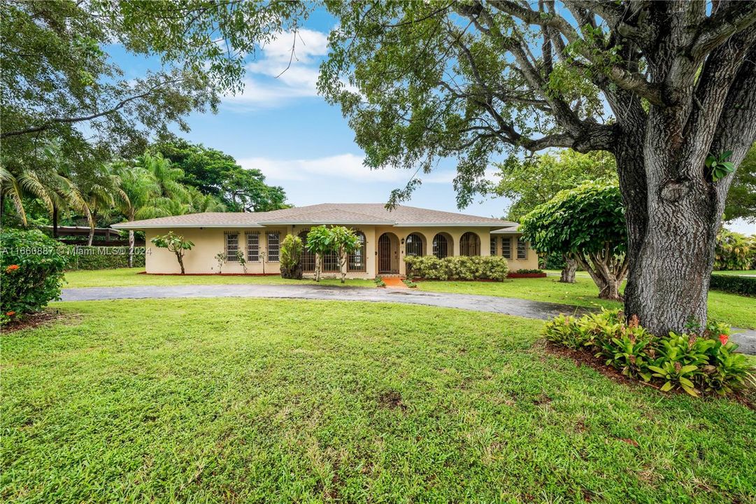 For Sale: $875,000 (3 beds, 2 baths, 2189 Square Feet)