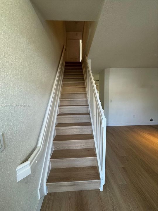 Recently Rented: $3,100 (3 beds, 2 baths, 1420 Square Feet)