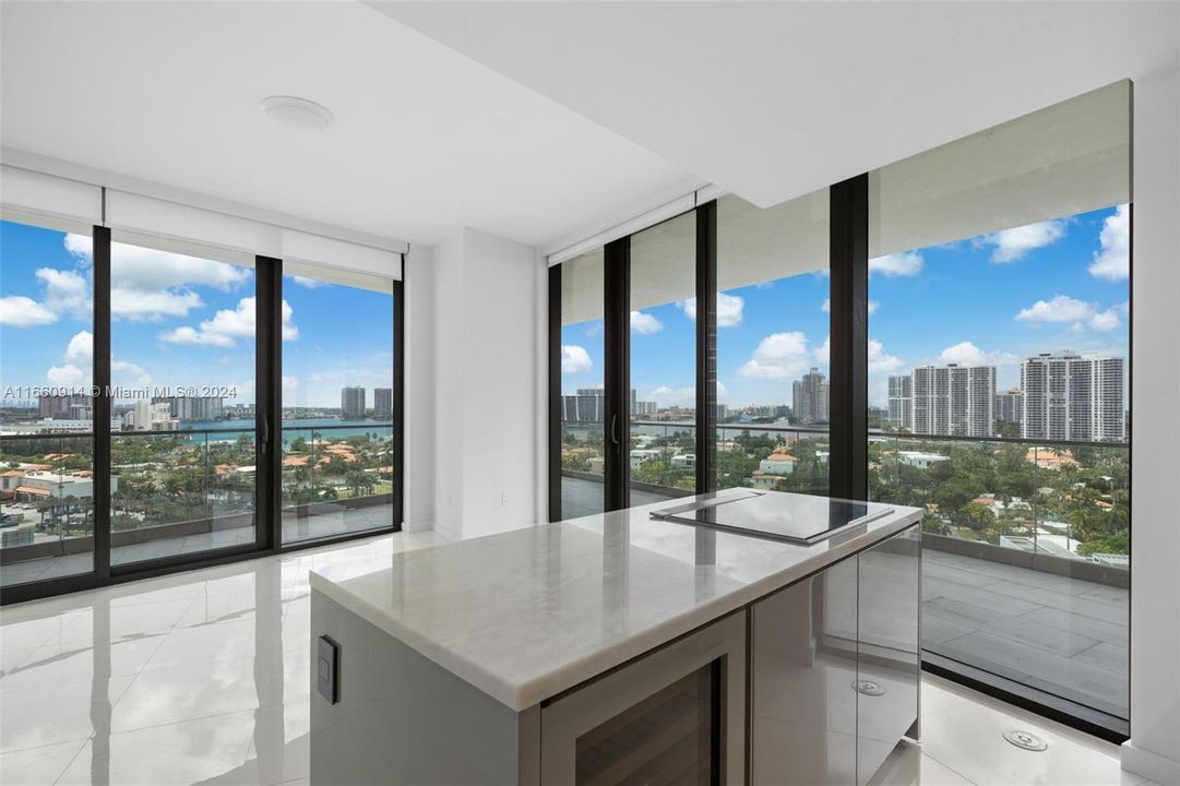 For Sale: $1,900,000 (2 beds, 2 baths, 1107 Square Feet)