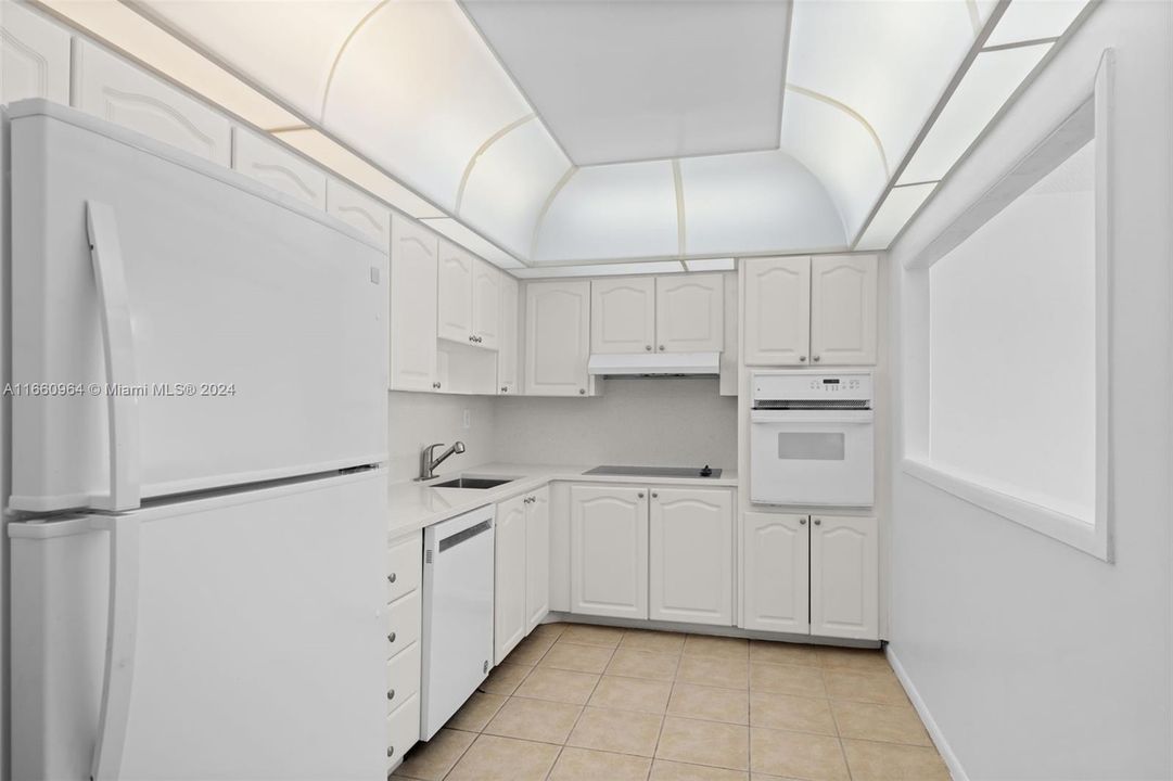 For Rent: $3,000 (2 beds, 2 baths, 1525 Square Feet)