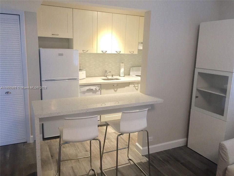 For Rent: $2,000 (1 beds, 1 baths, 590 Square Feet)