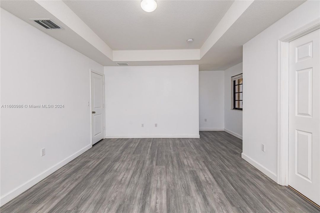 For Rent: $3,350 (3 beds, 2 baths, 1671 Square Feet)