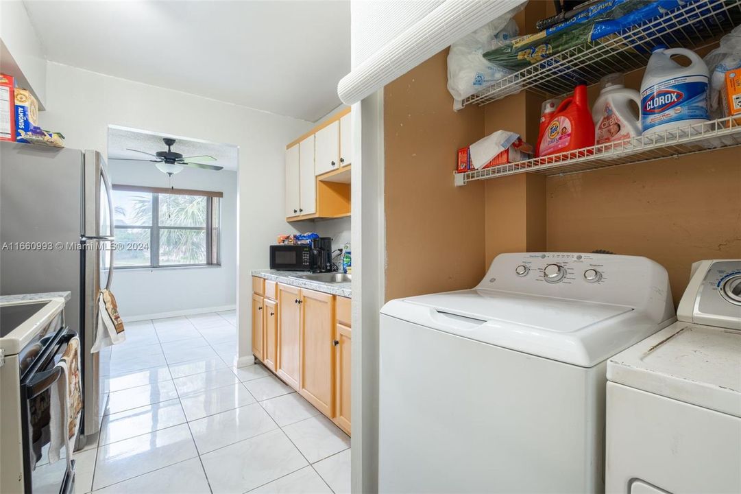 For Sale: $165,000 (2 beds, 2 baths, 1150 Square Feet)