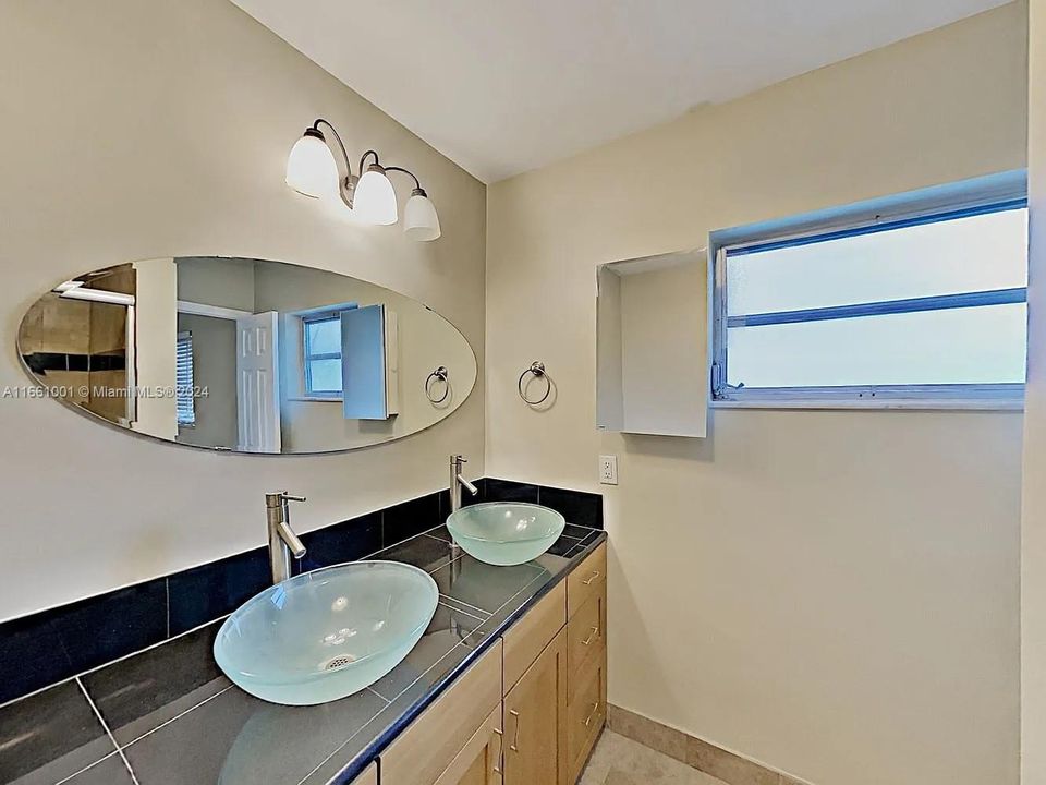 For Sale: $484,900 (3 beds, 2 baths, 1273 Square Feet)