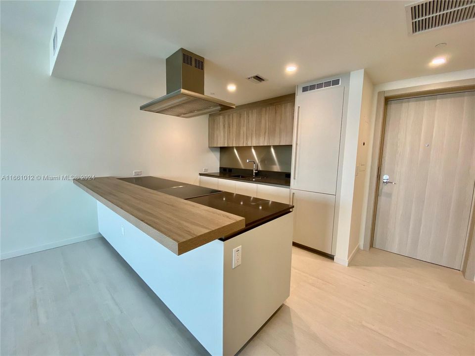 En Venta: $875,000 (1 camas, 1 baños, 906 Pies cuadrados)