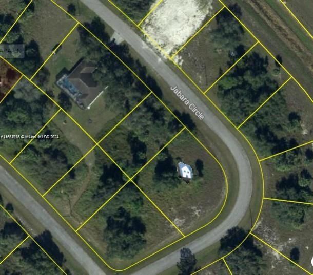 На продажу: $35,000 (0.38 acres)