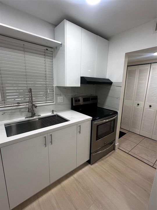 For Rent: $2,100 (2 beds, 2 baths, 767 Square Feet)