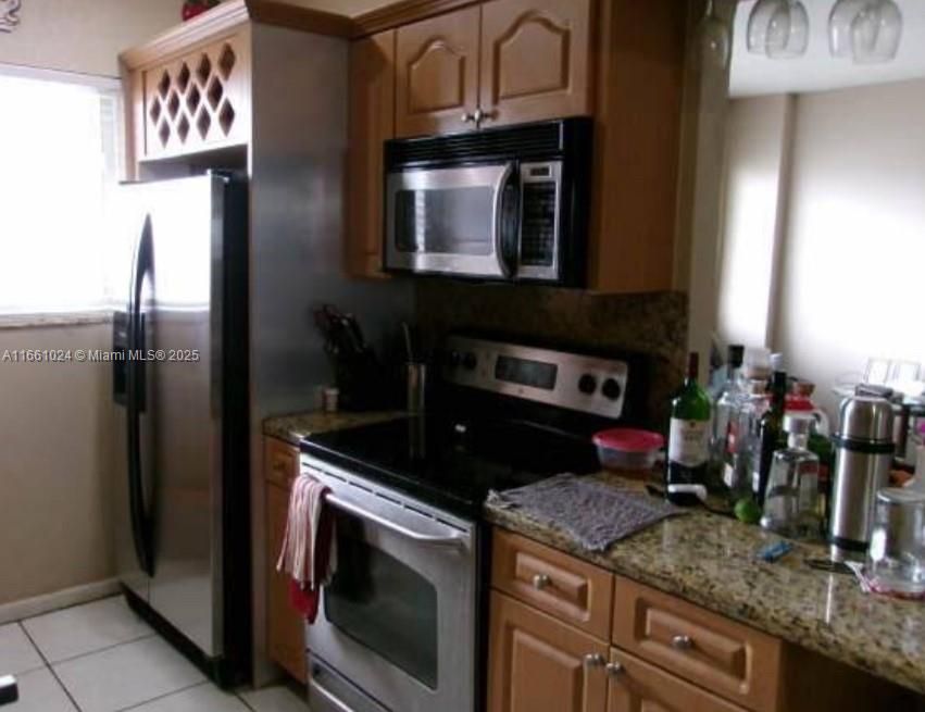 На продажу: $225,500 (1 спален, 1 ванн, 726 Квадратных фут)