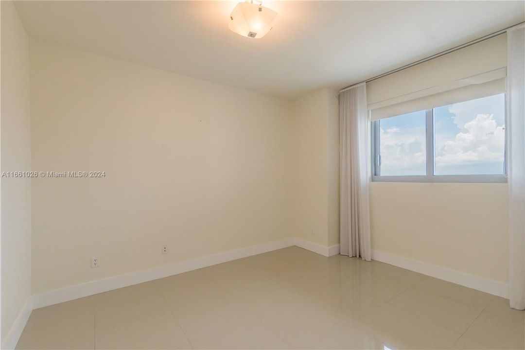 For Rent: $4,500 (2 beds, 2 baths, 1198 Square Feet)