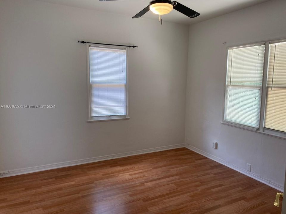 For Rent: $2,650 (3 beds, 1 baths, 1600 Square Feet)