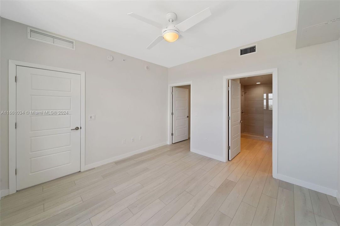 For Rent: $2,946 (2 beds, 2 baths, 1103 Square Feet)