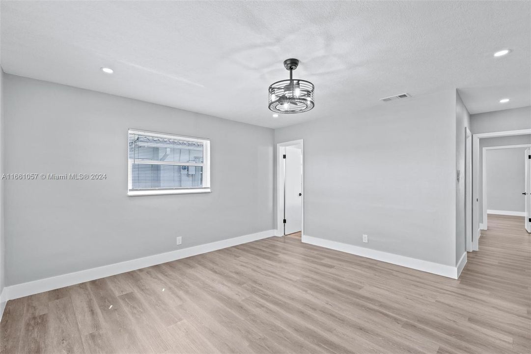 For Sale: $419,900 (2 beds, 2 baths, 1257 Square Feet)