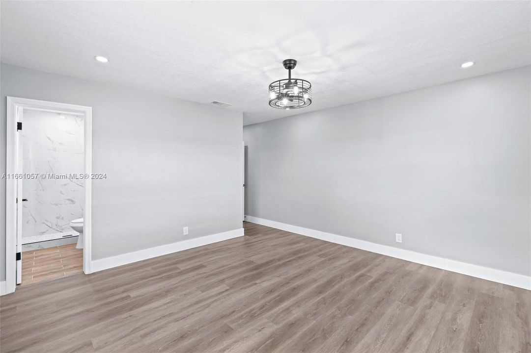 For Sale: $419,900 (2 beds, 2 baths, 1257 Square Feet)