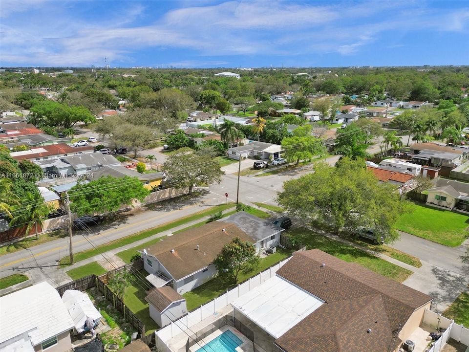 For Sale: $549,900 (3 beds, 2 baths, 1688 Square Feet)