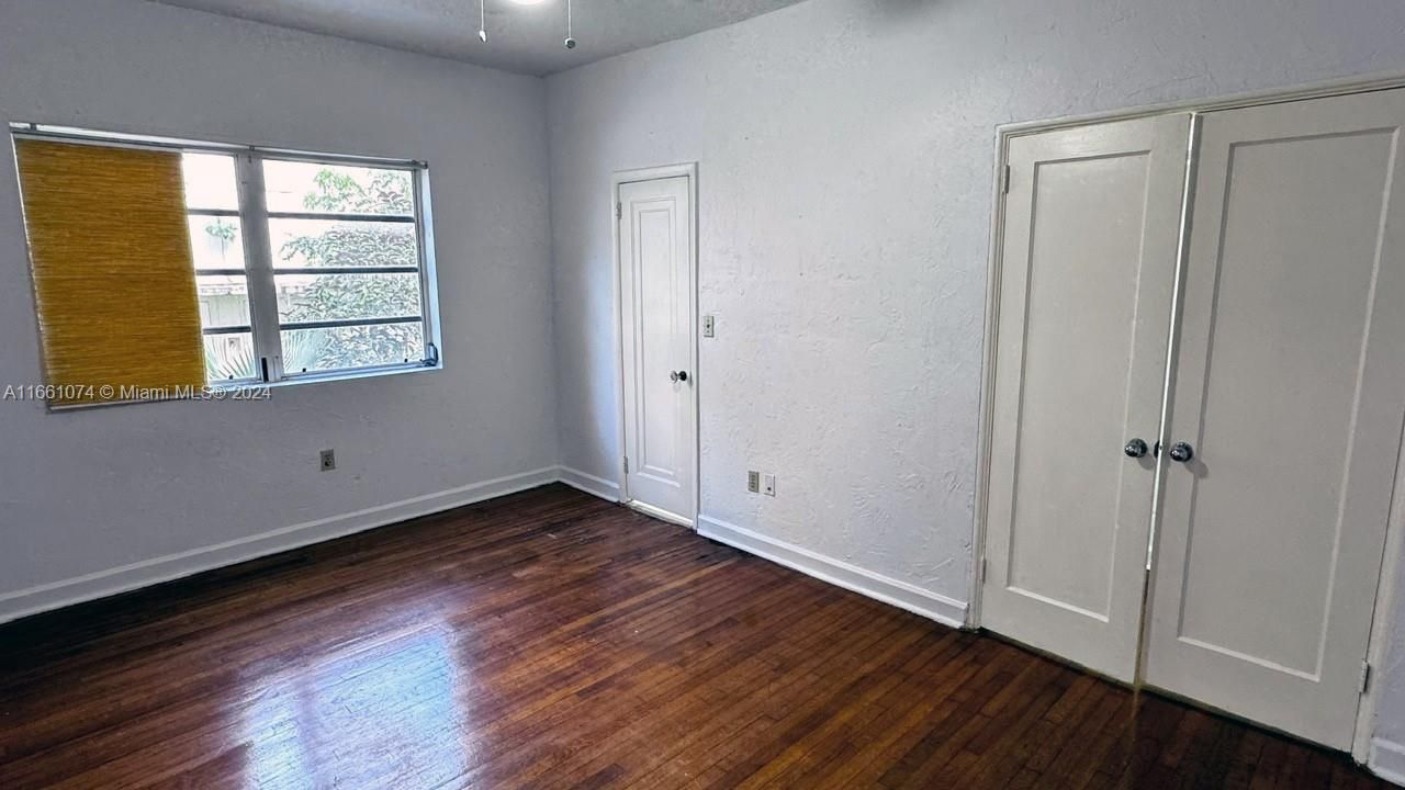 For Sale: $225,000 (1 beds, 1 baths, 450 Square Feet)