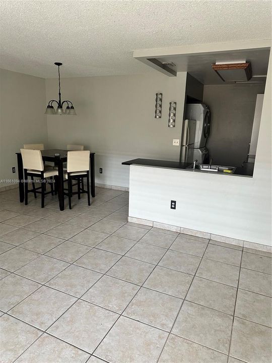 Active With Contract: $2,200 (2 beds, 2 baths, 747 Square Feet)