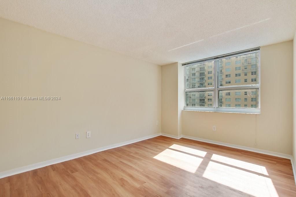 For Rent: $4,207 (2 beds, 2 baths, 1393 Square Feet)