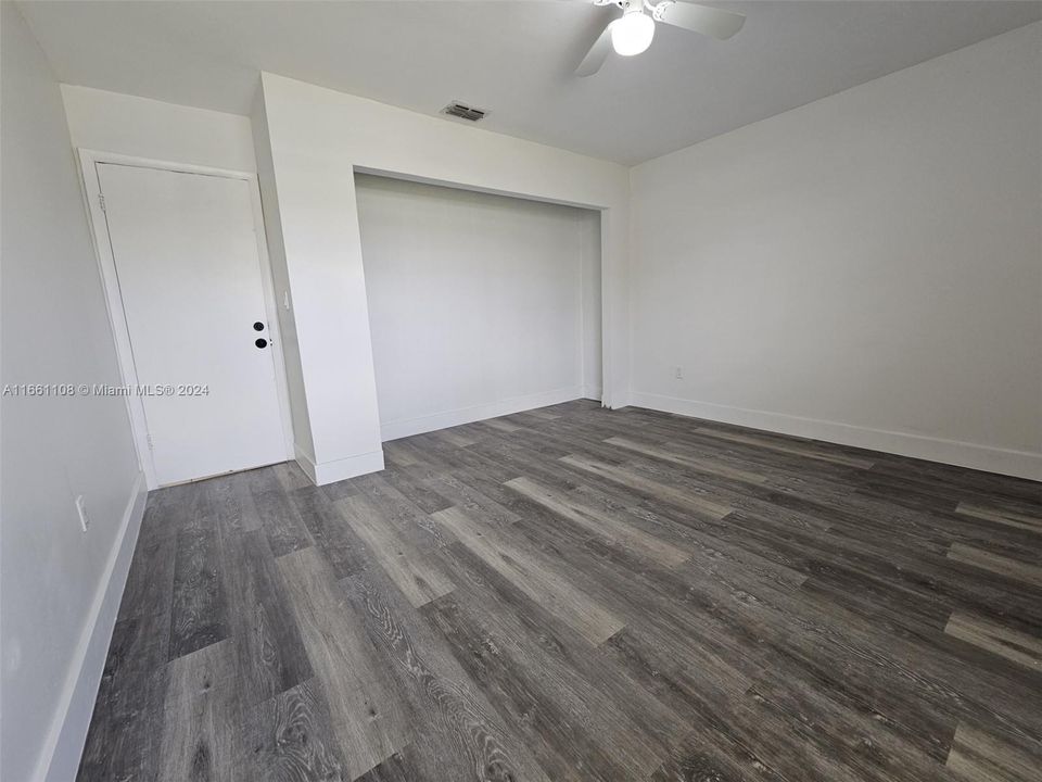 For Rent: $3,500 (4 beds, 2 baths, 1819 Square Feet)