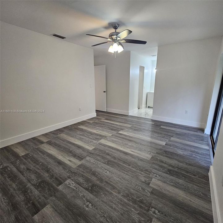 For Rent: $3,500 (4 beds, 2 baths, 1819 Square Feet)