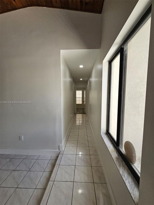 For Rent: $3,500 (4 beds, 2 baths, 1819 Square Feet)