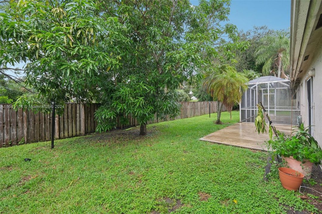 For Sale: $525,000 (3 beds, 2 baths, 1620 Square Feet)