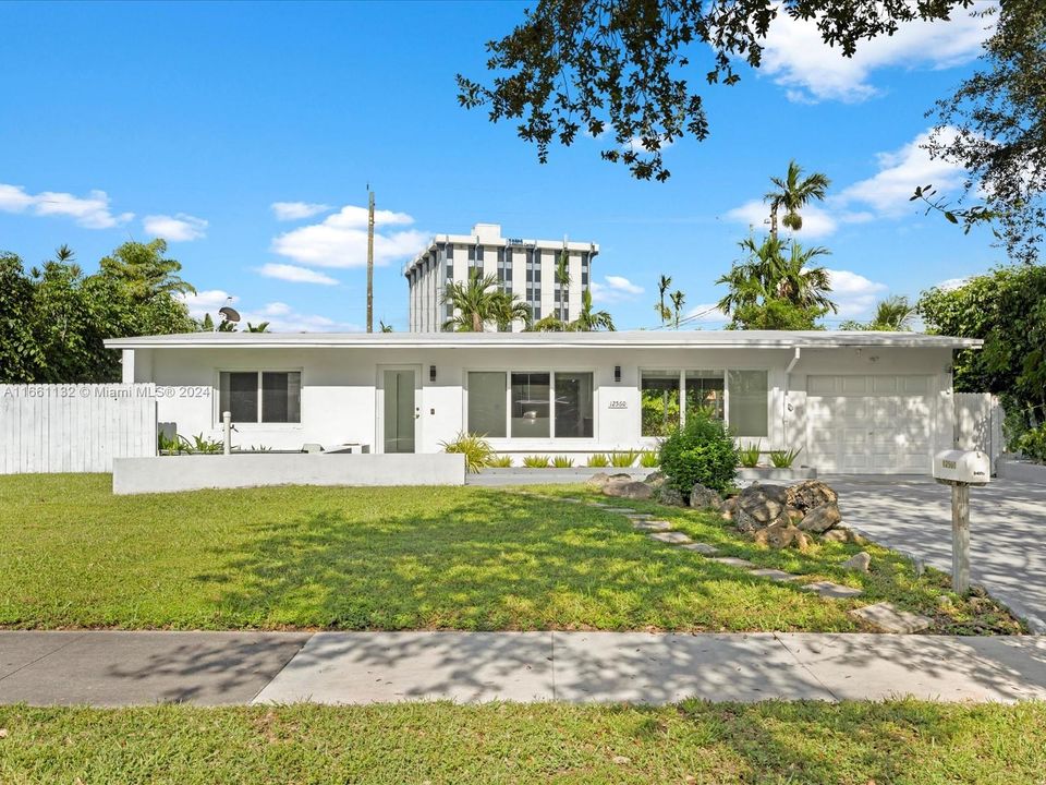 For Sale: $1,299,000 (3 beds, 2 baths, 1664 Square Feet)