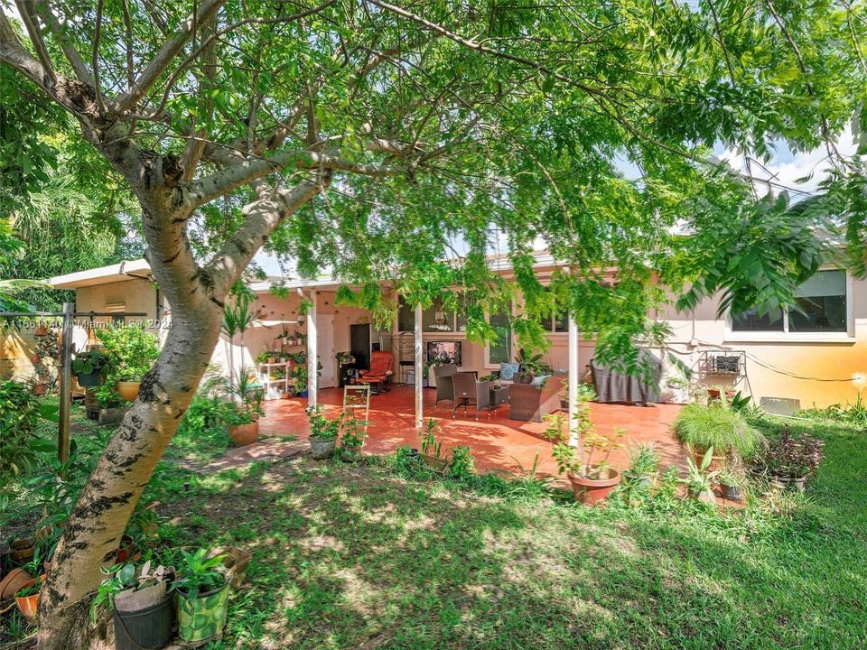 For Sale: $819,900 (4 beds, 2 baths, 1457 Square Feet)