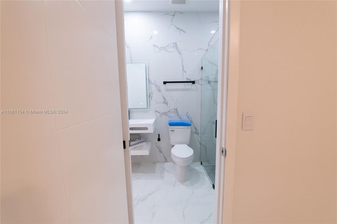 En Venta: $999,999 (4 camas, 3 baños, 0 Pies cuadrados)