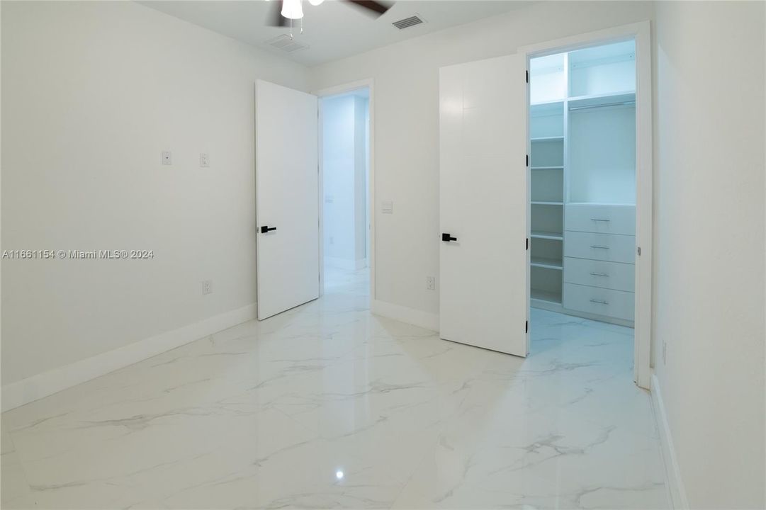 En Venta: $999,999 (4 camas, 3 baños, 0 Pies cuadrados)