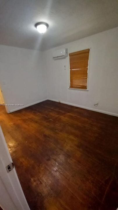 En Renta: $1,600 (1 camas, 1 baños, 1265 Pies cuadrados)