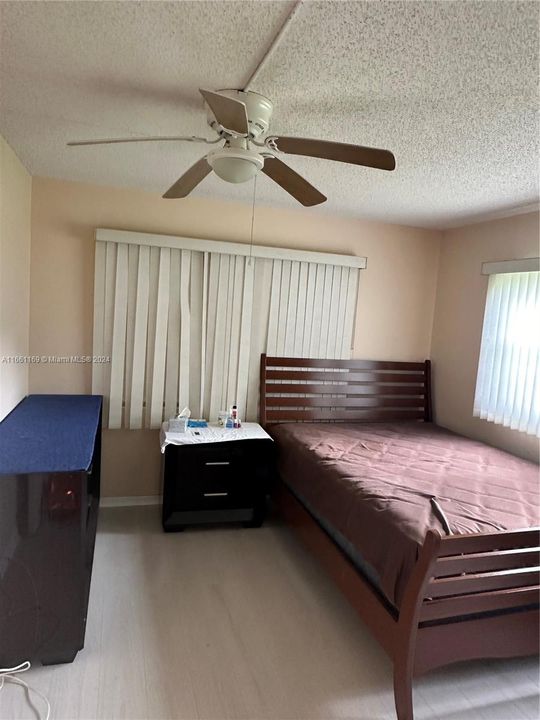 For Rent: $1,900 (2 beds, 1 baths, 820 Square Feet)